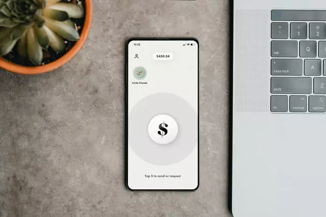 Collecting Rent Through Cash App vs. Baselane: Which One is Better?