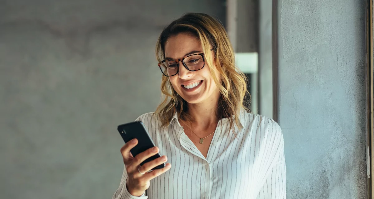 Girl paying rent by uusing phone